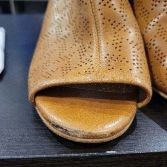 Lucky Brand | Risza Perforated Wedge Peep Toe Leather Sandals Tan Brown - Picture 9 of 13